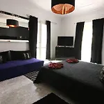 Riad Avec Piscine - Wifi- Petit Dejeuner