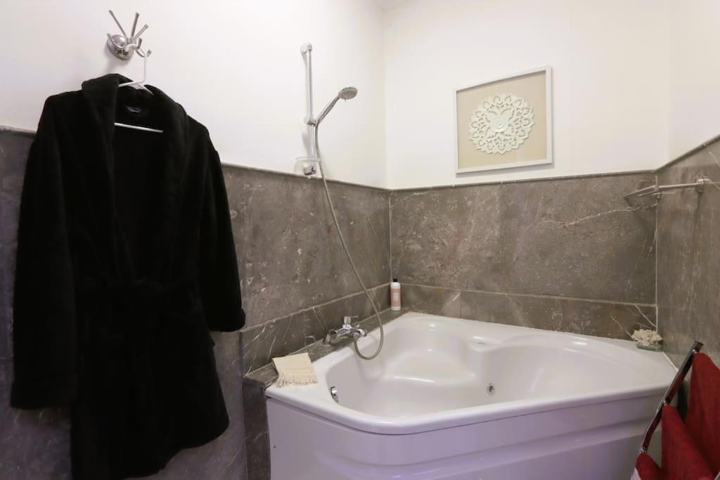 Avec Piscine - Wifi- Petit Dejeuner Vakantiehuis
